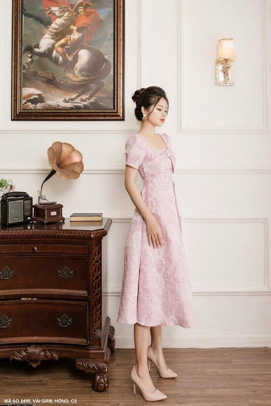 Đầm Gắm Cổ Vuông Tay Ngắn - D2495